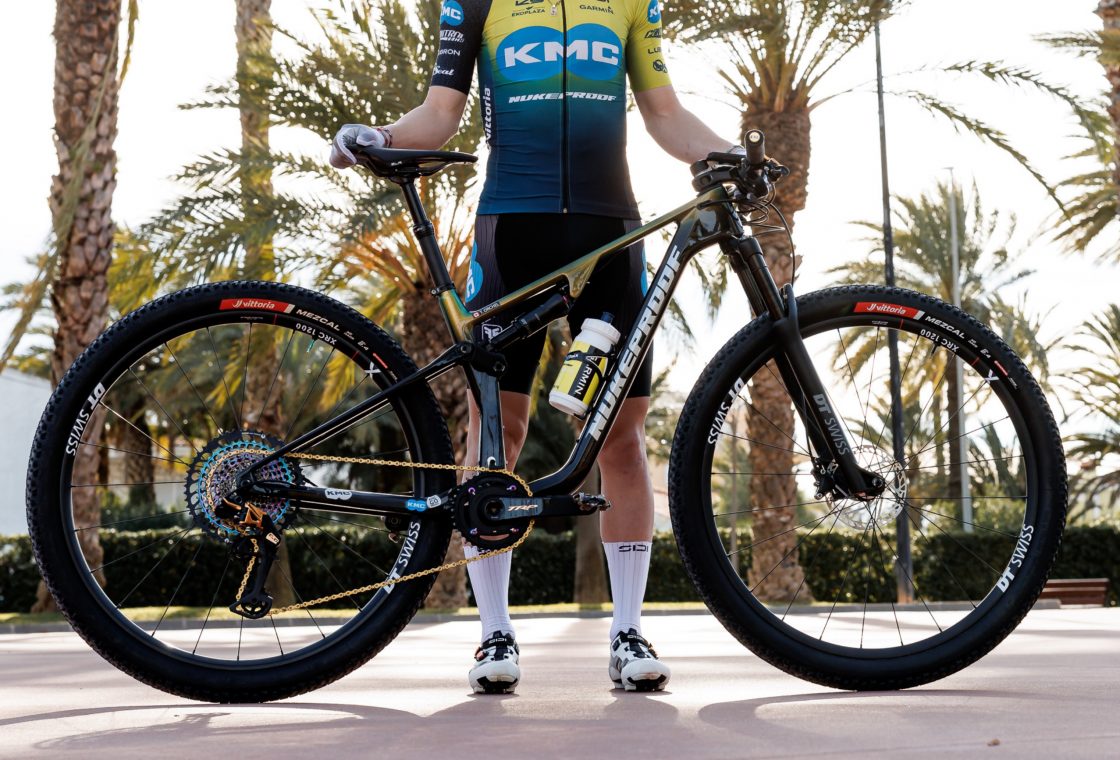 Nukeproof Hyperfly full suspension mountainbike